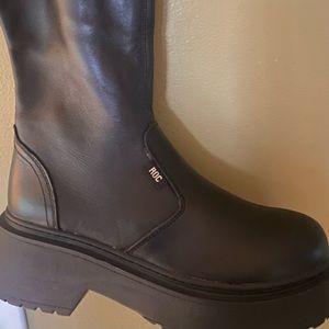 Roc Black Leather Boots